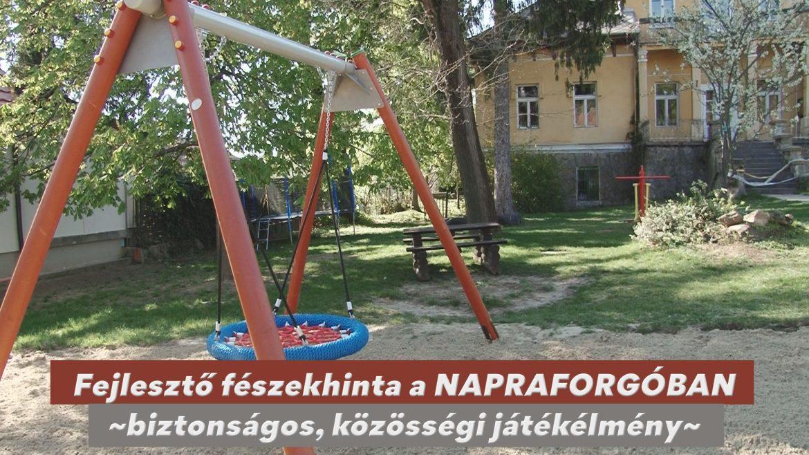 Fejlesztő fészekhinta a Napraforgóban