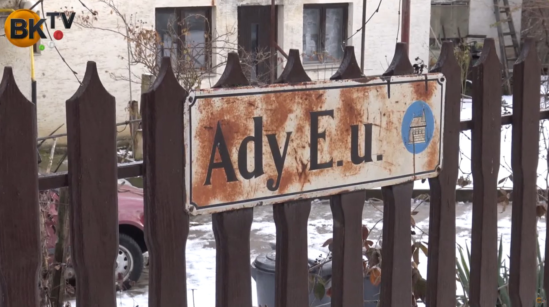 Épül, szépül Budakeszi: átcserélik az utcanév táblákat