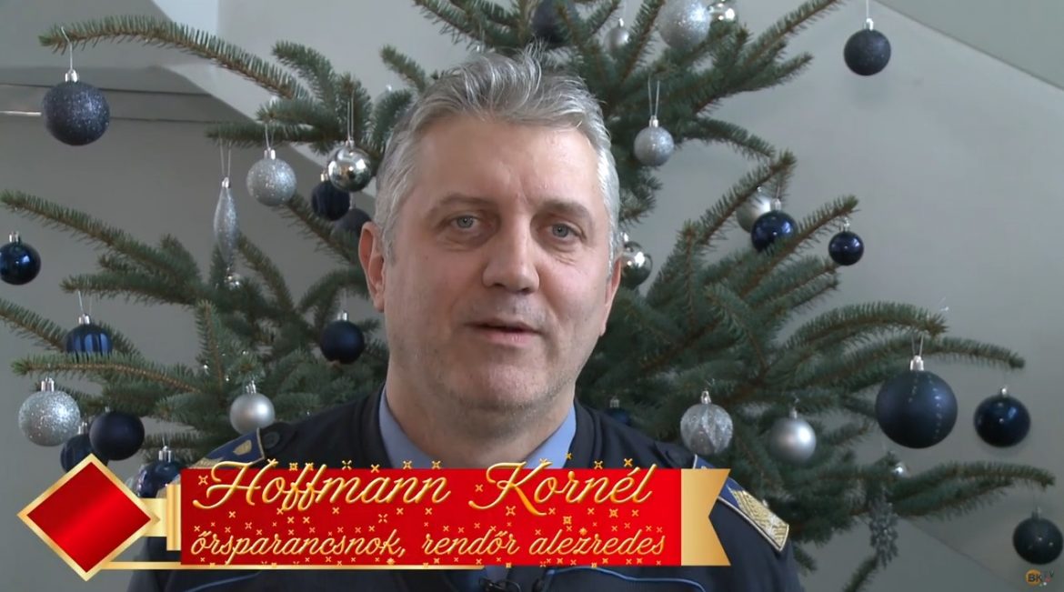 Kellemes karácsonyi ünnepeket kíván Hoffmann Kornél