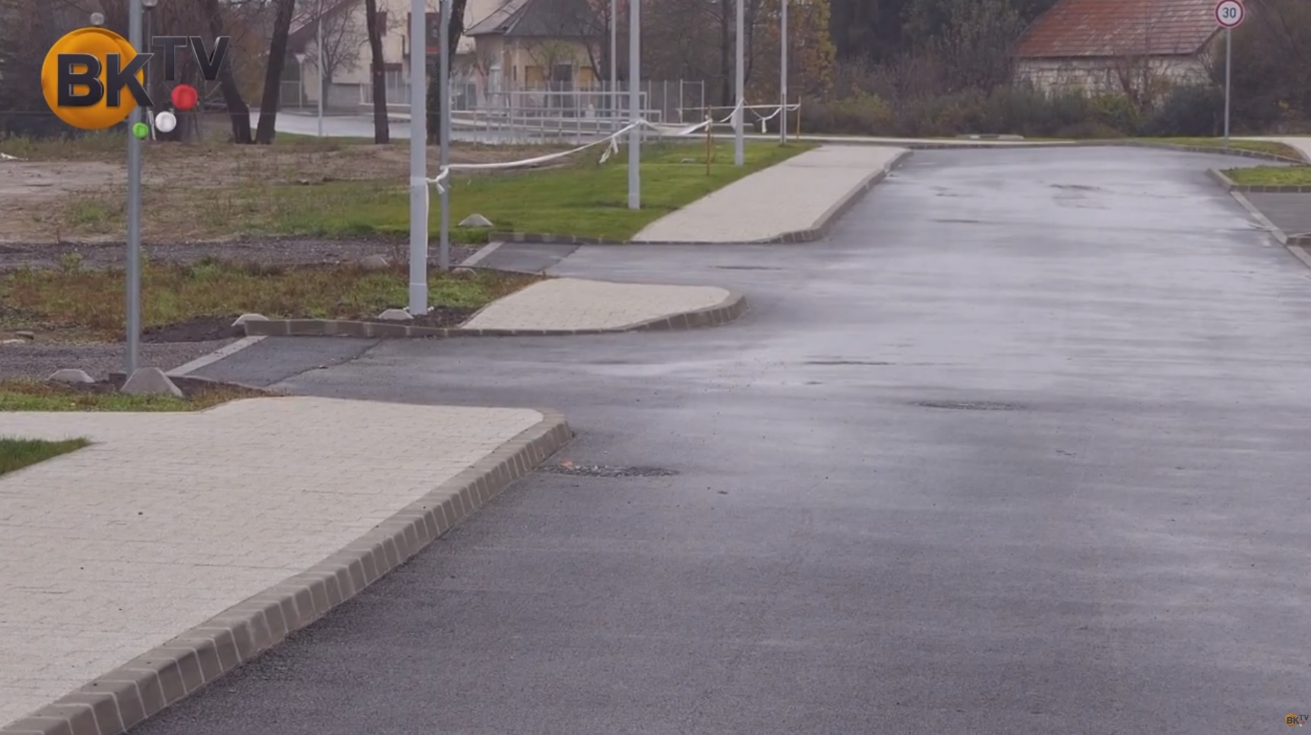 Összekötve